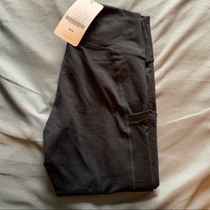 Fabletics Mila high-waisted pocket Capri